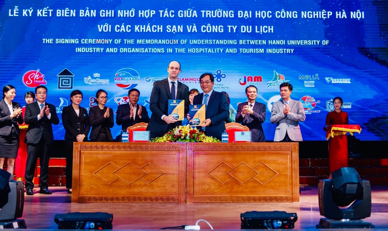 Quản trị Nhà hàng và Dịch vụ ăn uống - Lựa chọn "HOT" dành cho các bạn GEN Z