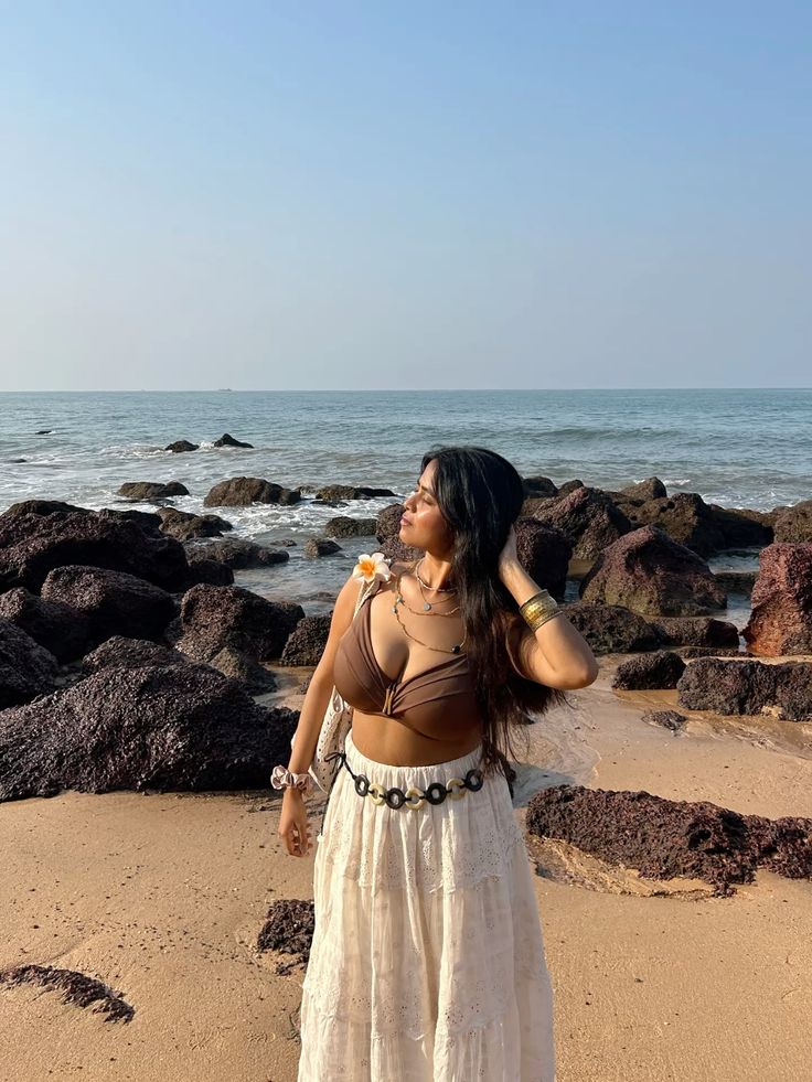 Tạo dáng nghiêng người giúp che bớt khuyết điểm