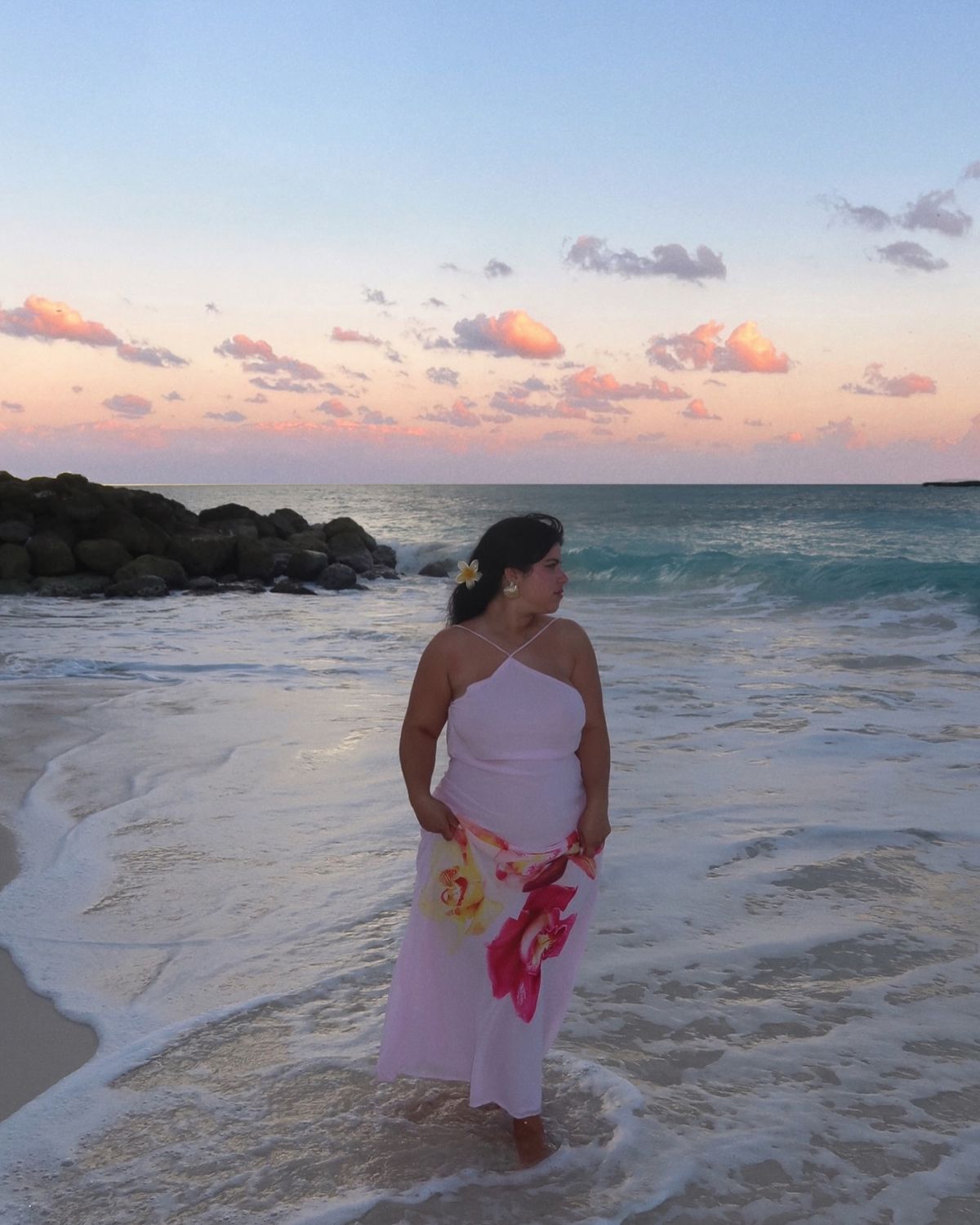 Tư thế quay nghiêng một góc 45 độ tôn dáng tối ưu