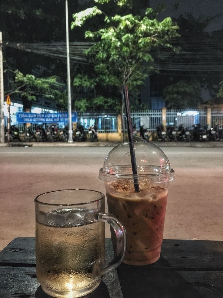 Hình ảnh ly cà phê đẹp nhất trong buổi tối yên tĩnh