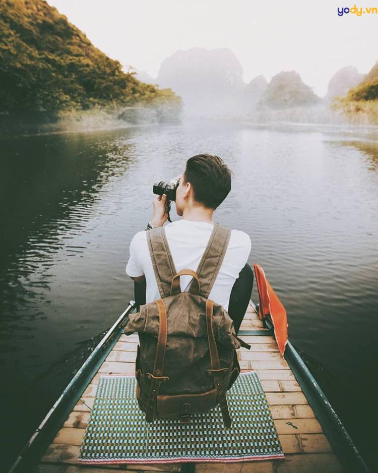 ảnh chụp sau lưng nam buồn