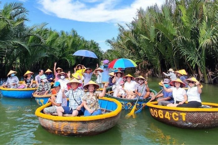 Chụp ảnh rừng dừa Bảy Mẫu