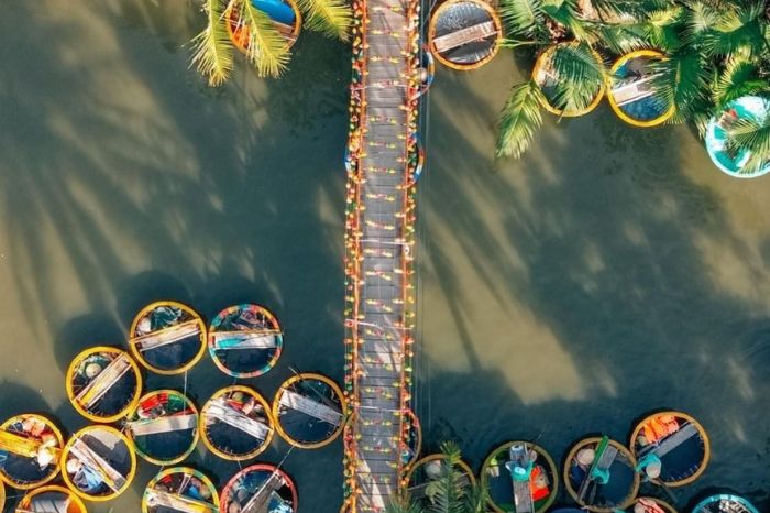 Chụp ảnh rừng dừa Bảy Mẫu