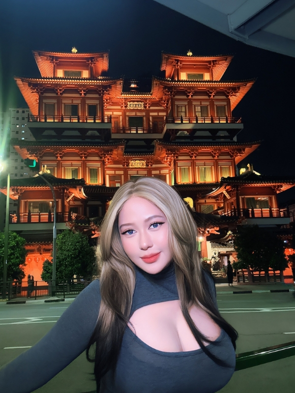 Suzie Nguyễn Onlyfans với outfit năng động.