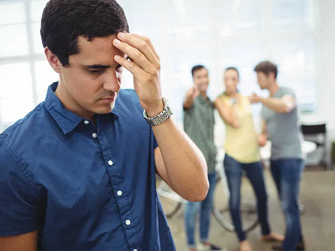 Giải thích ý nghĩa câu thành ngữ ‘Bói ra ma quét nhà ra rác’ nói đến điều gì?