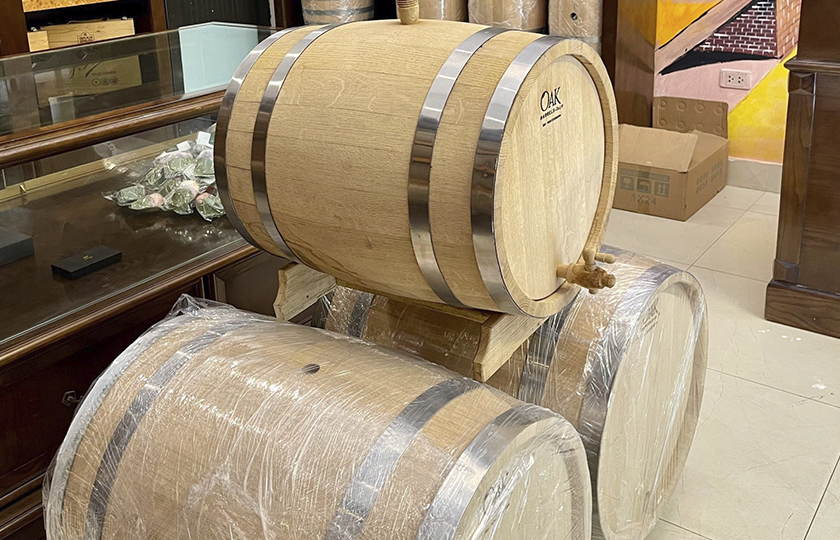 Thùng rượu Oak nhập khẩu nguyên chiếc chính hãng