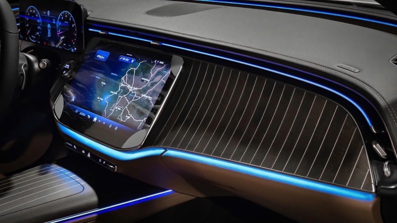 Ốp gỗ E200 Exclusive All new