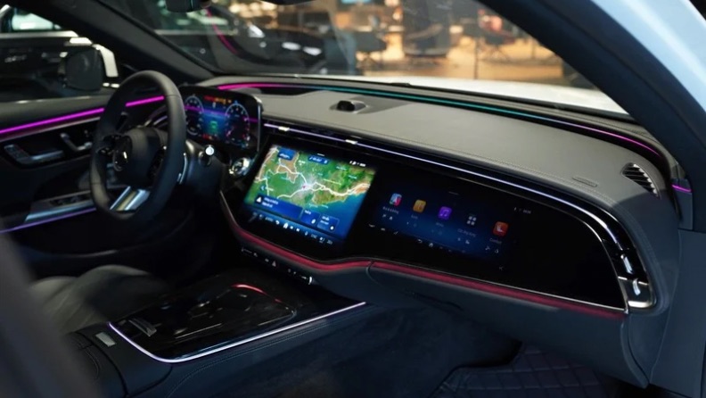 màn hình superscreen E300 amg