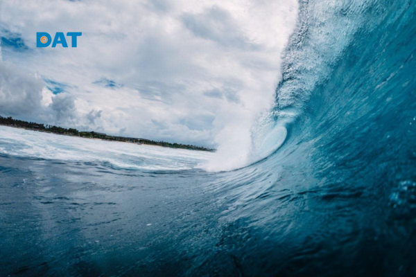 Sóng từ nước sâu vào nông, năng lượng tăng