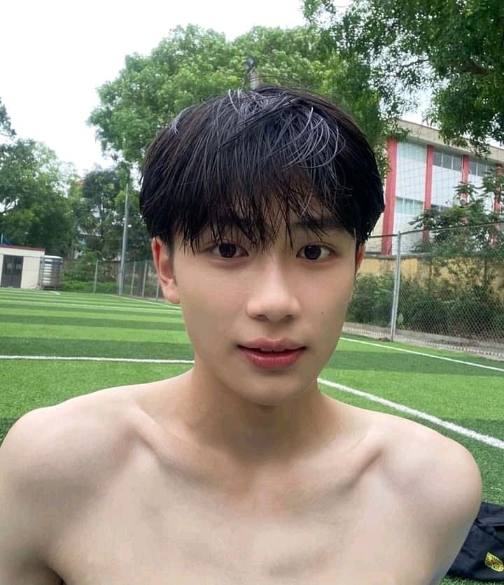 Ảnh trai đẹp 14 tuổi Việt Nam nhanh chóng trở thành xu hướng nổi bật được chia sẻ nhiều