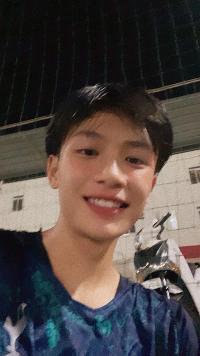 Hình ảnh trai đẹp 14 tuổi gợi sự vui vẻ và nét tươi sáng tự nhiên được nhiều người thích