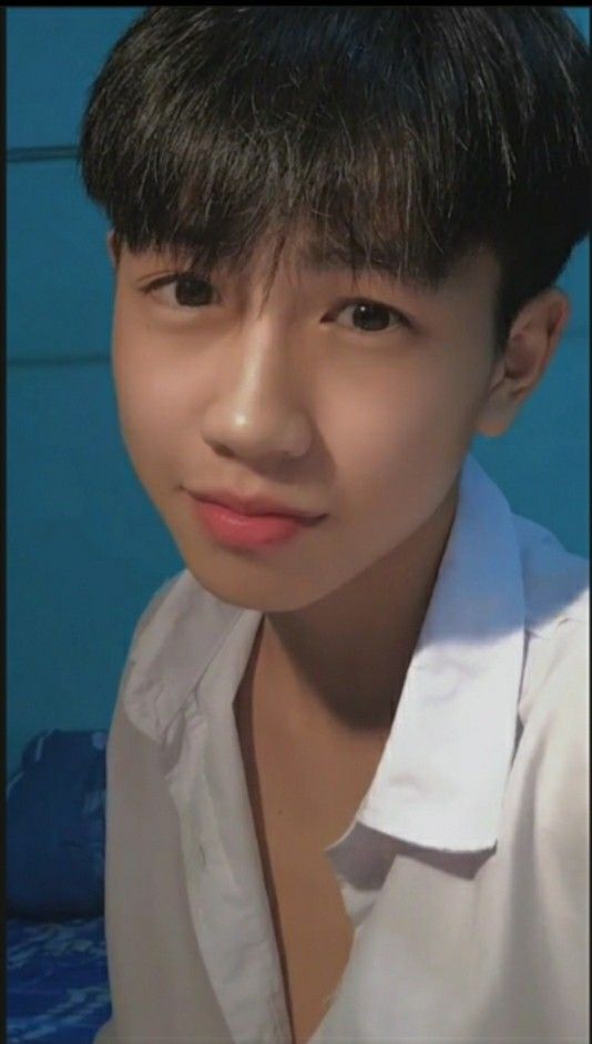 Hình ảnh trai đẹp 14 tuổi Việt Nam lan truyền nhanh chóng nhờ sức hút tự nhiên rõ rệt