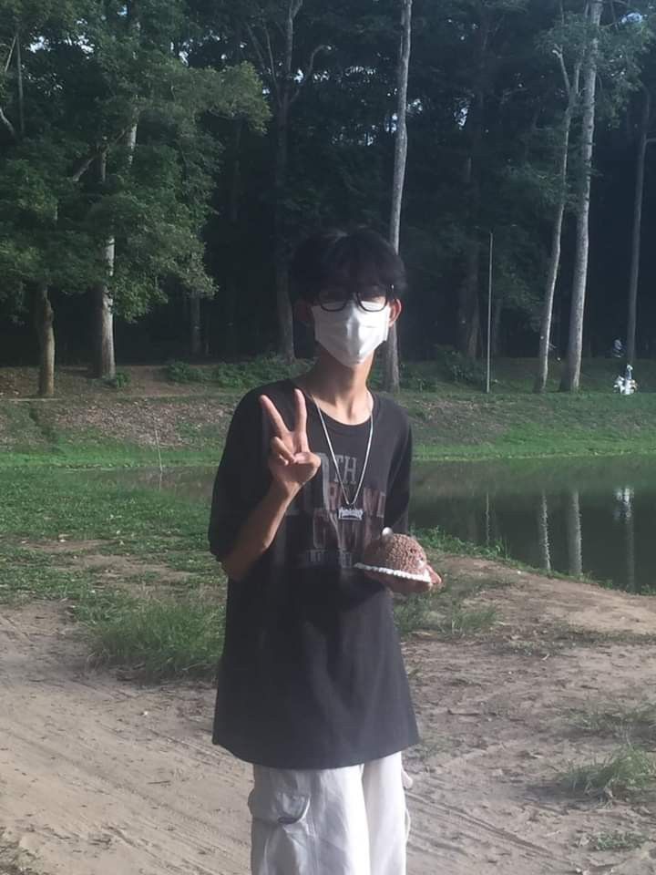 Hình ảnh trai đẹp 14 tuổi Việt Nam gợi lại nét hồn nhiên và tinh nghịch của tuổi nhỏ