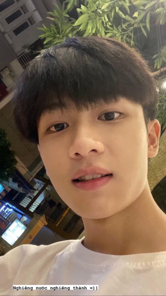 Ảnh trai đẹp 14 tuổi ngày càng trở nên phổ biến trong xu hướng ảnh học trò online