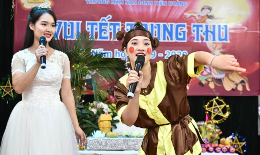 Chú Cuội và chị Hằng xinh đẹp