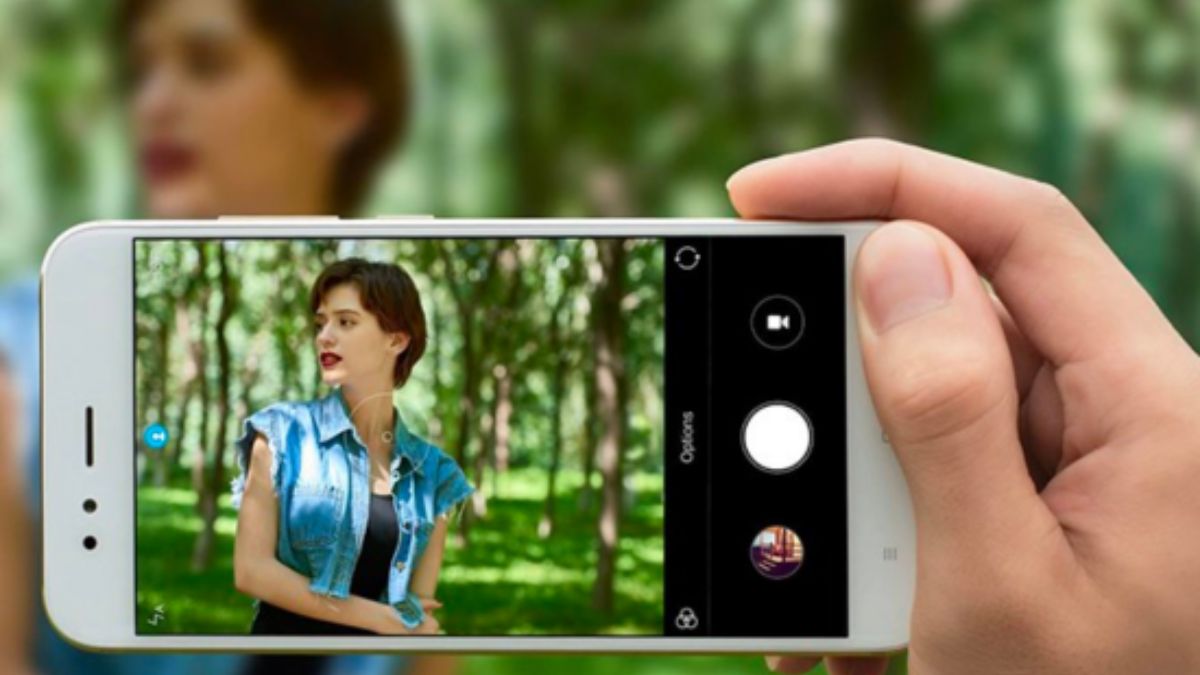 Tại sao khuôn mặt bị lệch khi chụp ảnh và cách khắc phục