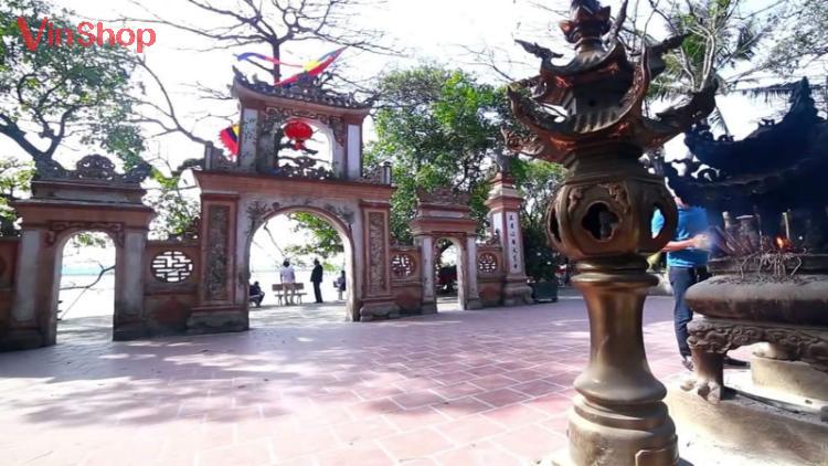 Tại sao có 2 đền Ông Hoàng Mười 3