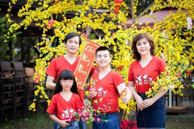 chup anh gia dinh 4 nguoi