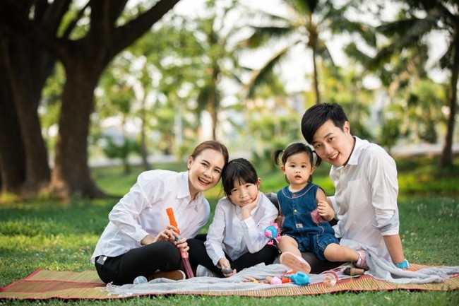 chup anh gia dinh 4 nguoi