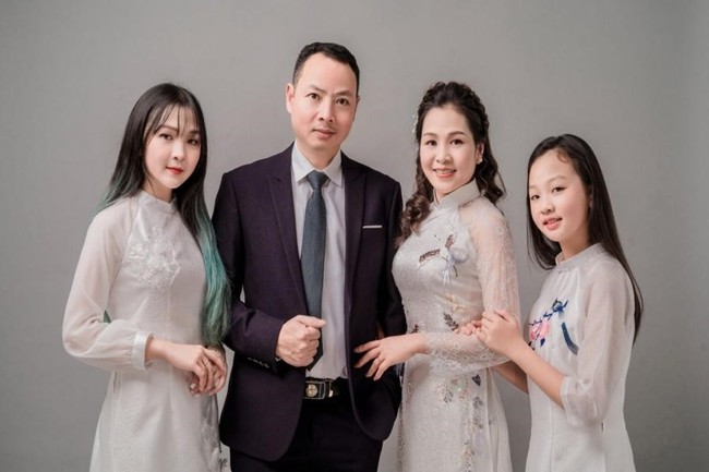 chup anh gia dinh 4 nguoi