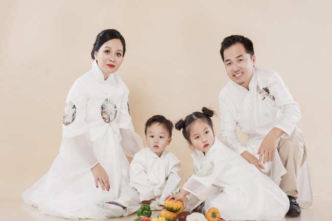 chup anh gia dinh 4 nguoi