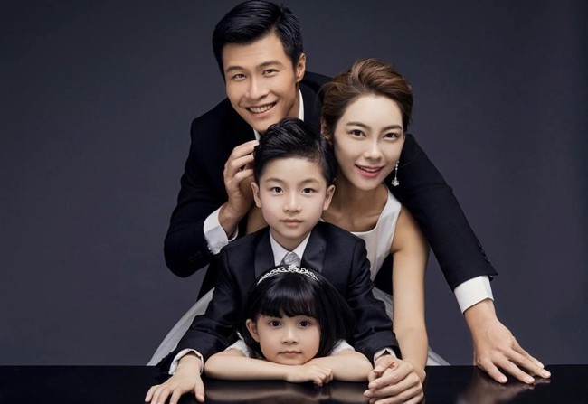 chup anh gia dinh 4 nguoi