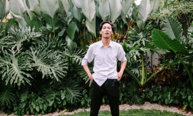 Đút tay vào túi quần