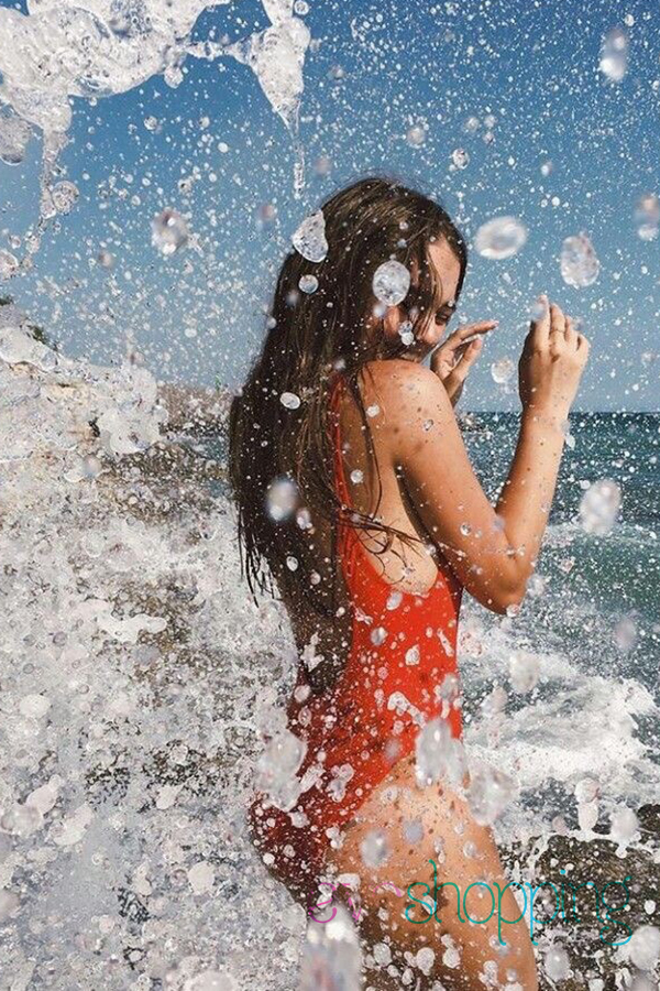 ảnh mặc bikini chụp sau lưng + tung nước biển