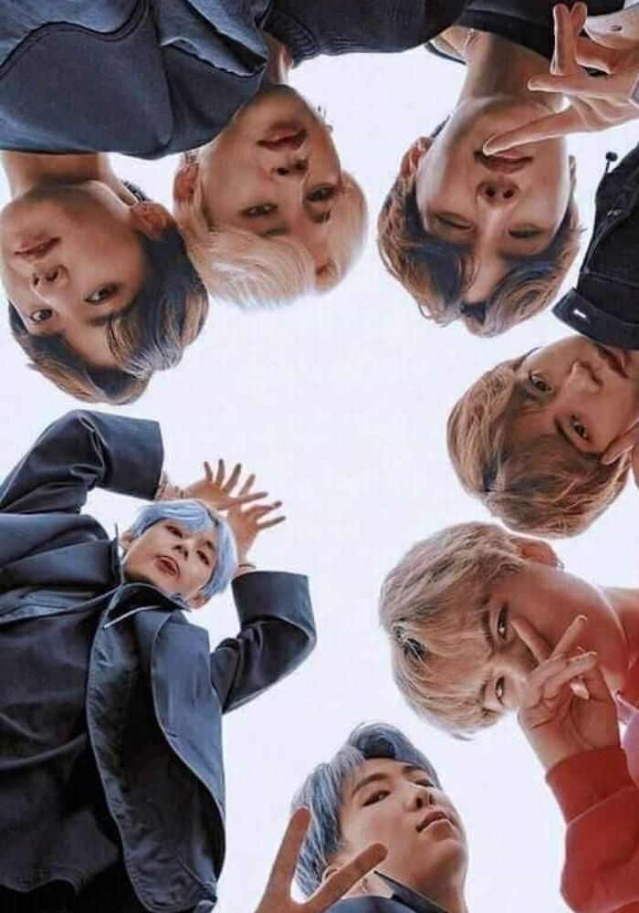 Kiểu chụp hình cuốn hút, độc đáo cùng hội bạn thân