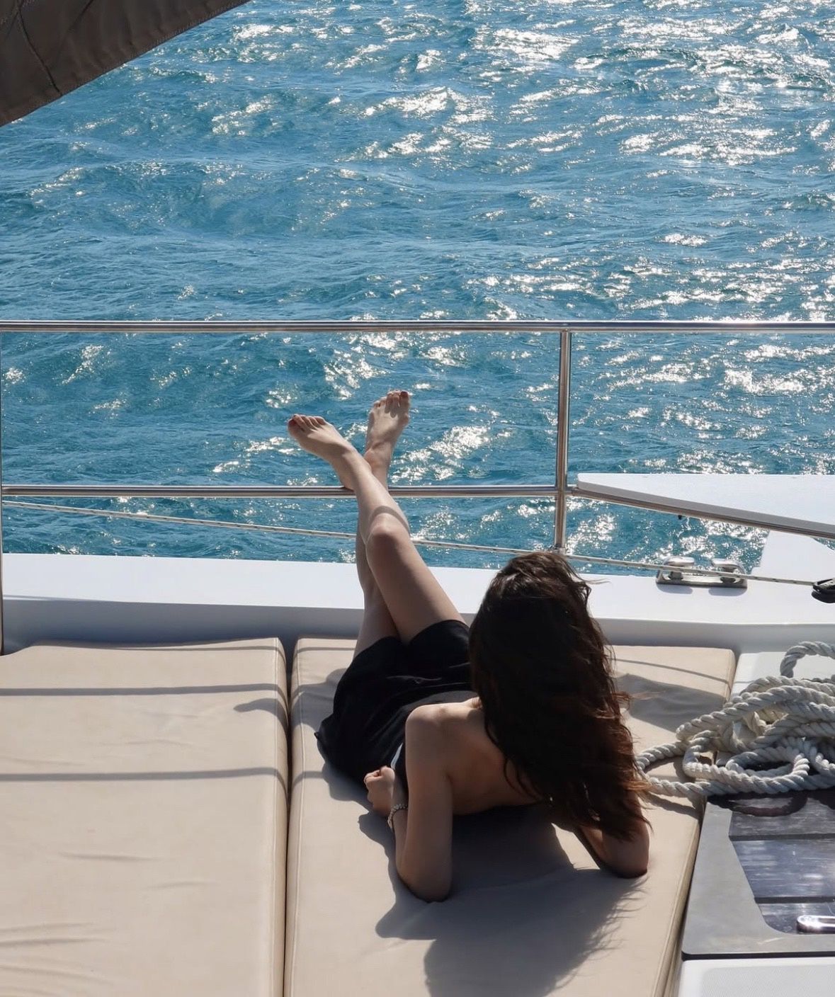 Không cần diễn quá nhiều, hãy để biển làm phần còn lại