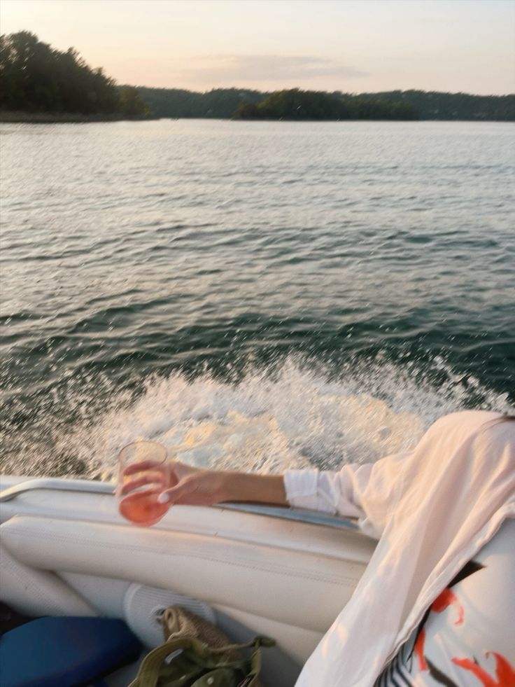 Biển đẹp nhất là khi bạn cười thật tươi