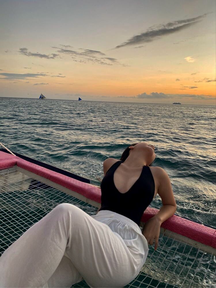 Chỉ một tấm ảnh thôi, nhưng mang theo cả biển trời