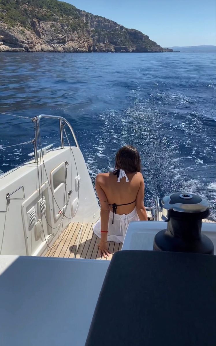 Trên tàu, bạn là nhân vật chính giữa trời nước bao la