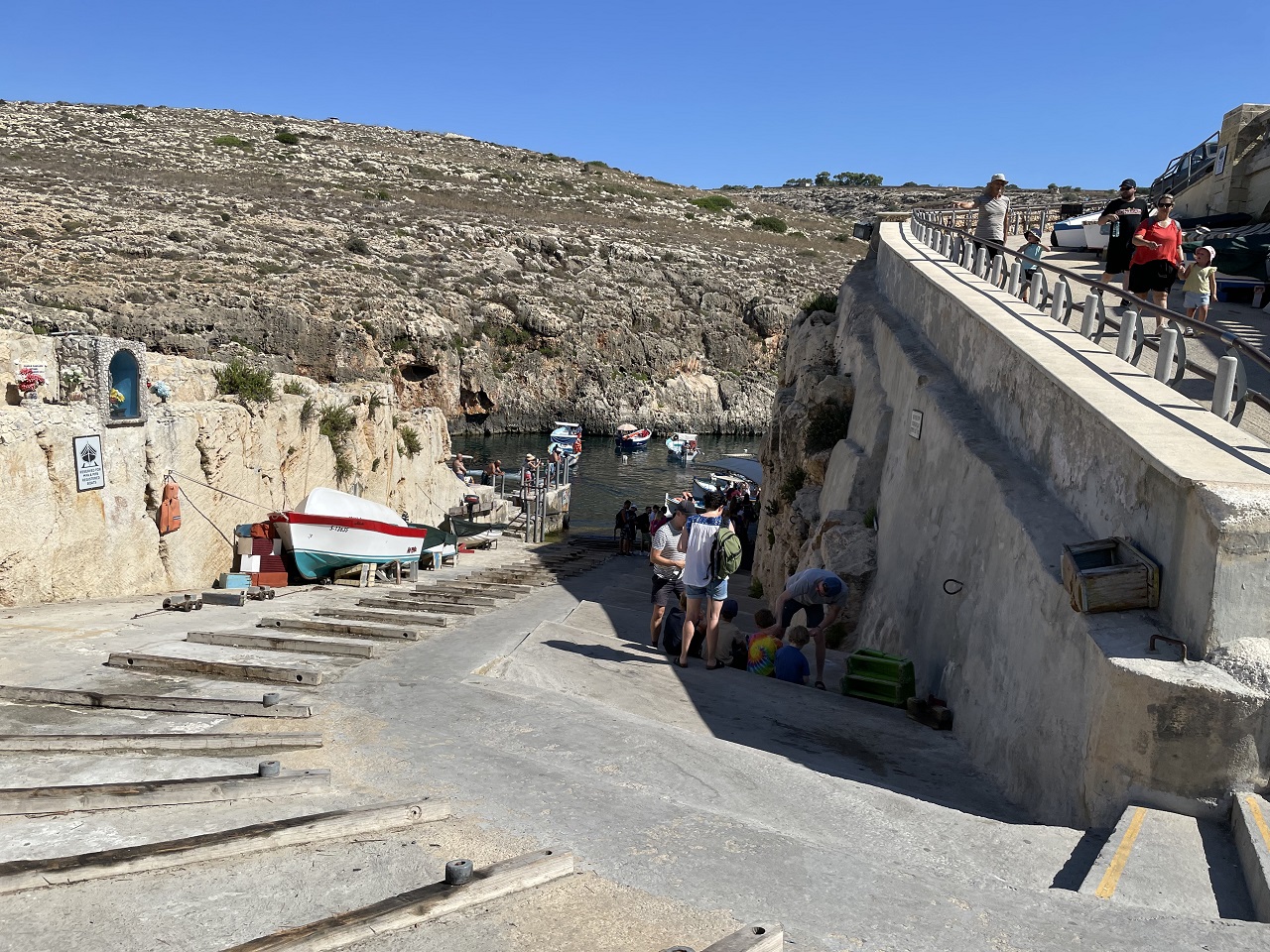 Blue Grotto Malta road to the boats