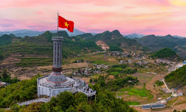 Cột cờ Lũng Cú