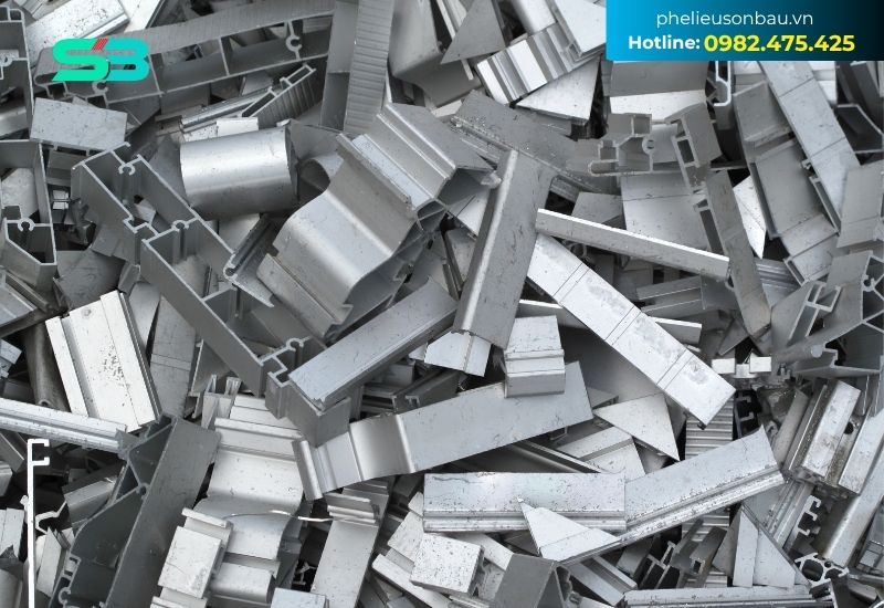 Nhôm có độ dẫn điện bằng khoảng 63% so với đồng