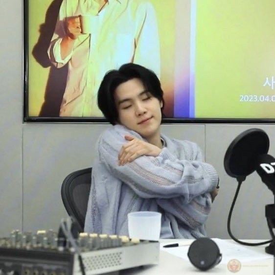 Cậu không cô đơn, chỉ là hơi lặng thôi