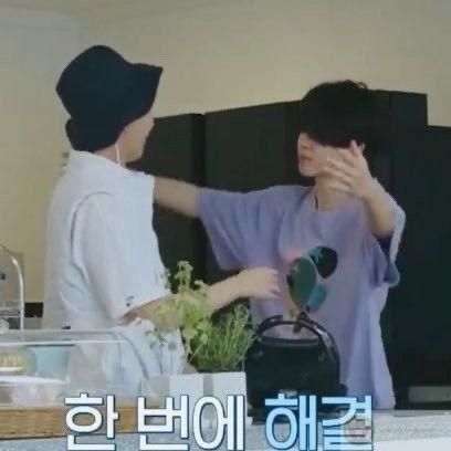 Đừng cố gắng làm vui, chỉ cần là chính mình