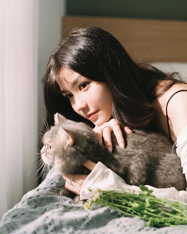 Tao-dang-chup-anh-can-mat-voi-thu-cung