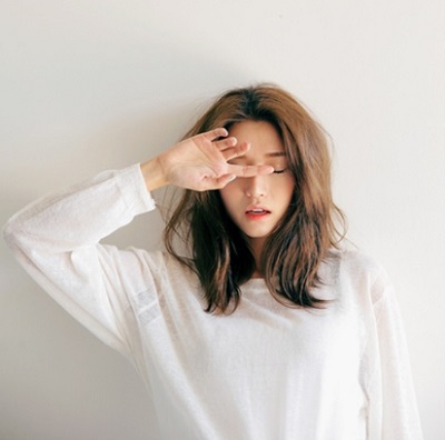 [TIPS] 10 cách tạo dáng chụp ảnh cận mặt ĐẸP cho cả nam lẫn nữ