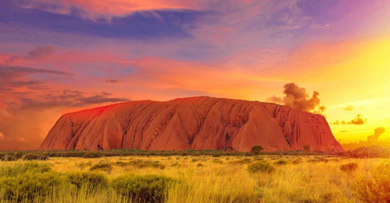 Uluru - Kỳ quan ấn tượng nhất hành tinh