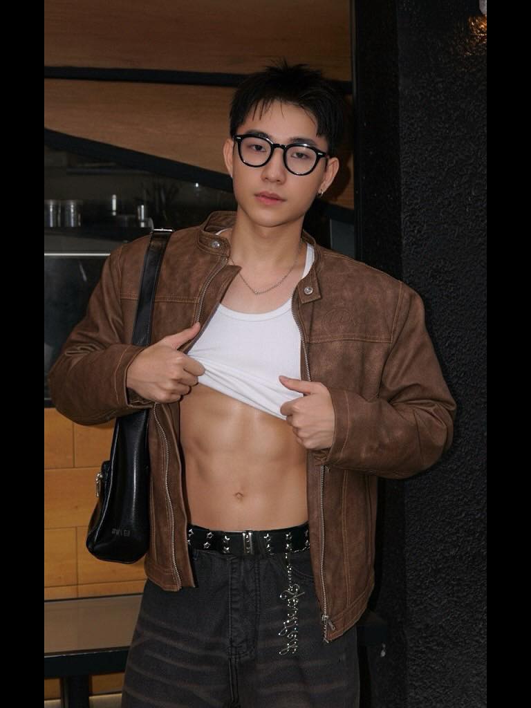 ảnh trai đẹp 6 múi