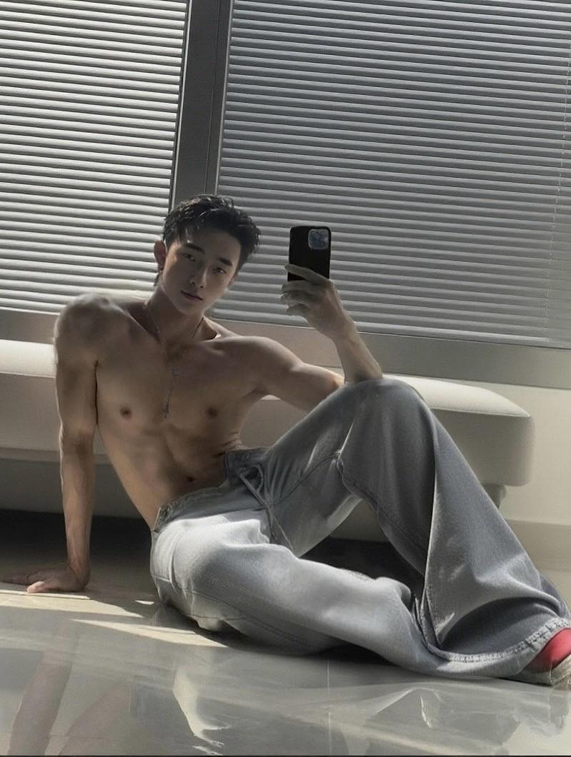 ảnh trai đẹp 6 múi