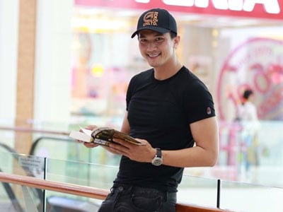 Chân dung diễn viên điển trai 6 múi Hà Việt Dũng vừa bị người yêu cũ tố phụ tình