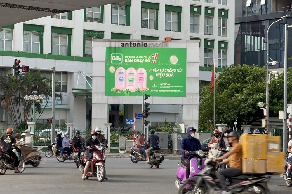 Màn hình LED quảng cáo ngoài trời tại 216 Trần Duy Hưng, Hà Nội