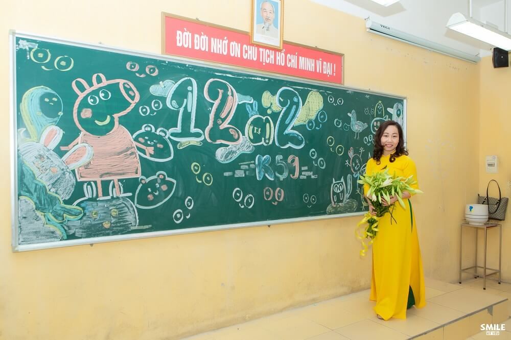 trang trí bảng kỉ yếu