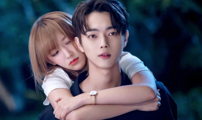 Hứa Khải tái ngộ tình cũ sau nhiều năm chia tay, nhà gái đẹp hơn cả Đàm Tùng Vận