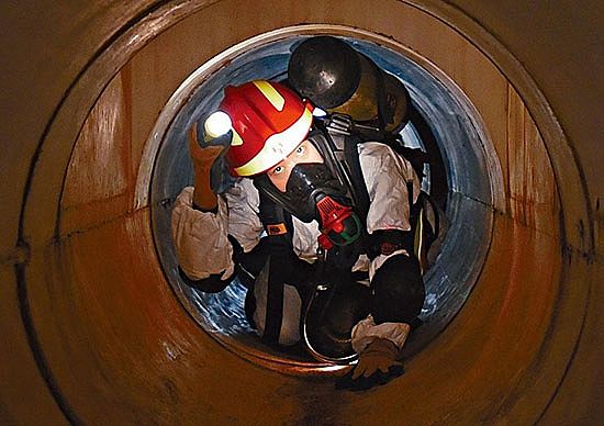 Không gian hạn chế và nồng độ oxy cần thiết trong môi trường khép kín