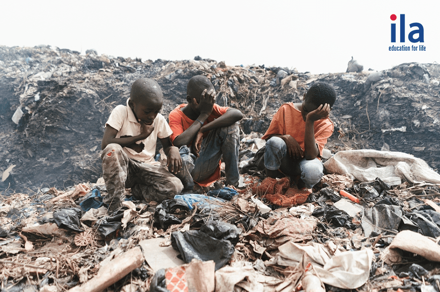 Trẻ em khó khăn.