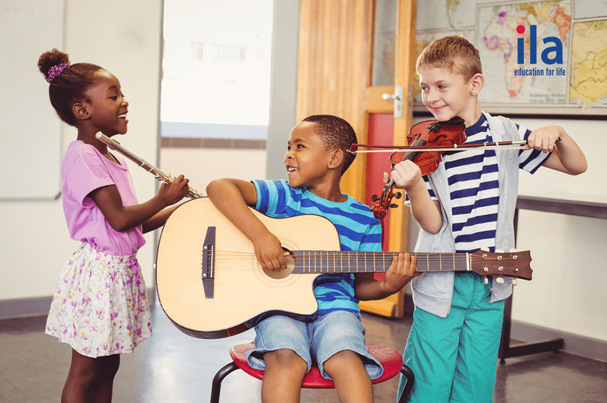 Âm nhạc và nghệ thuật.